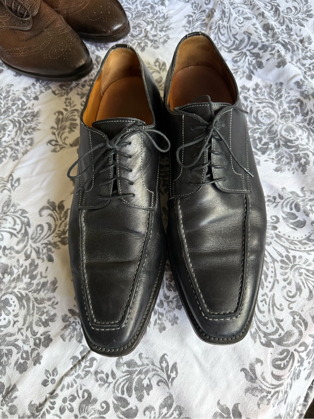 Santoni Black Leather Lace-Up Derby Shoes